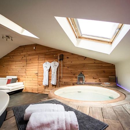 Le Lov'T - Suite Avec Jacuzzi Spontin Εξωτερικό φωτογραφία