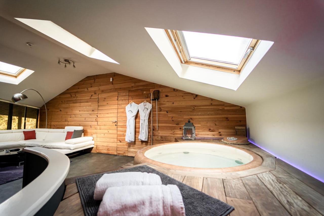 Le Lov'T - Suite Avec Jacuzzi Spontin Εξωτερικό φωτογραφία