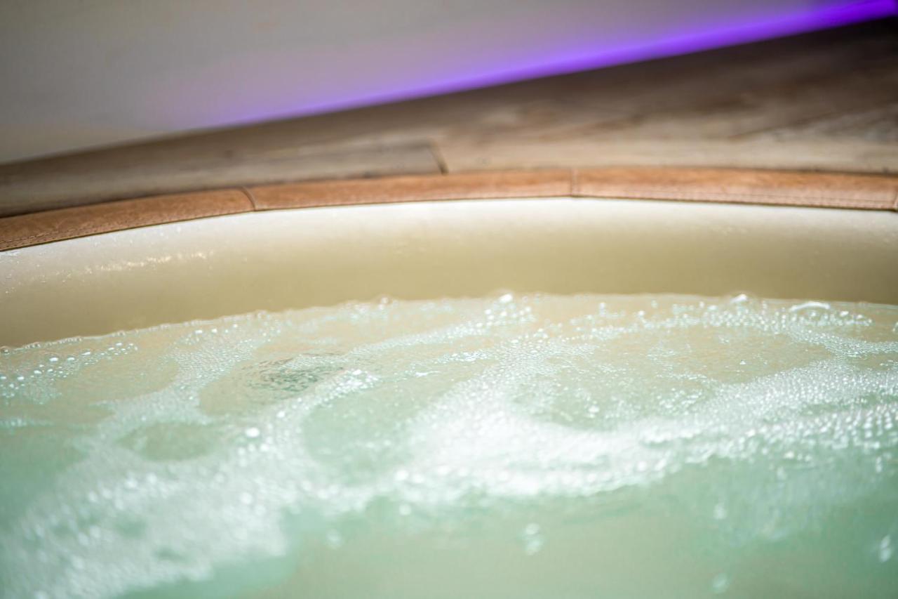 Le Lov'T - Suite Avec Jacuzzi Spontin Εξωτερικό φωτογραφία