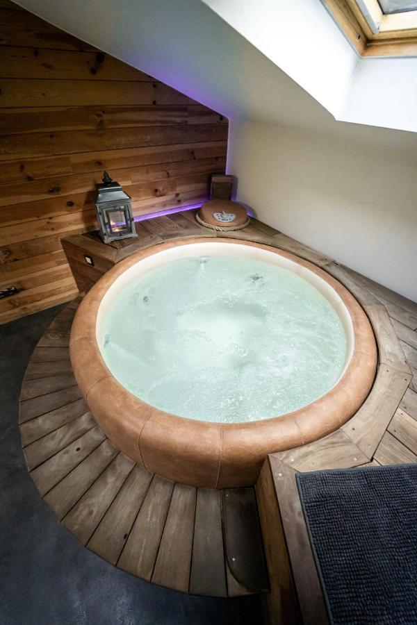 Le Lov'T - Suite Avec Jacuzzi Spontin Εξωτερικό φωτογραφία