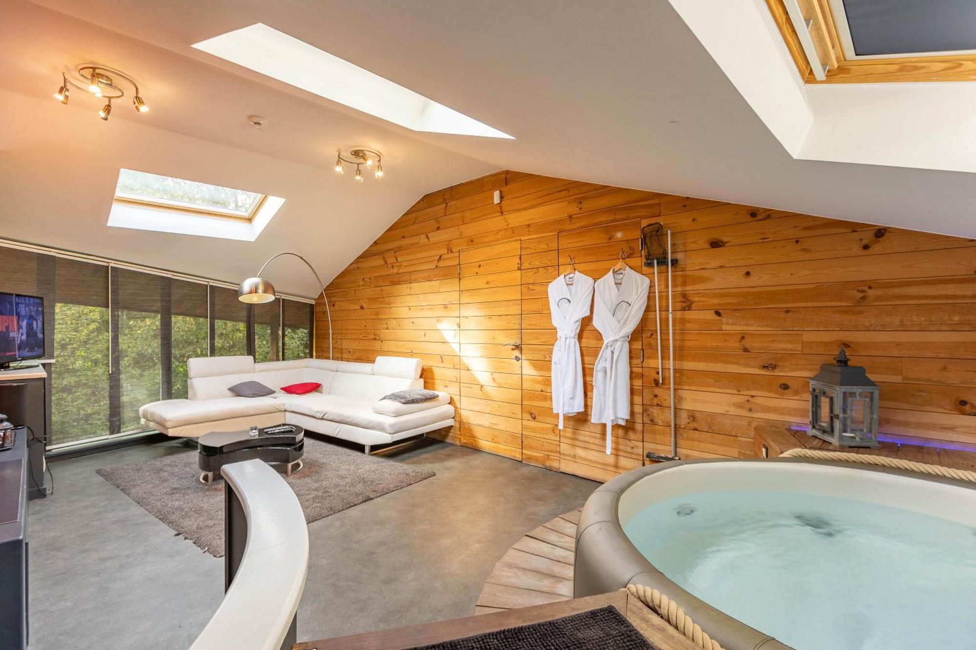 Le Lov'T - Suite Avec Jacuzzi Spontin Εξωτερικό φωτογραφία