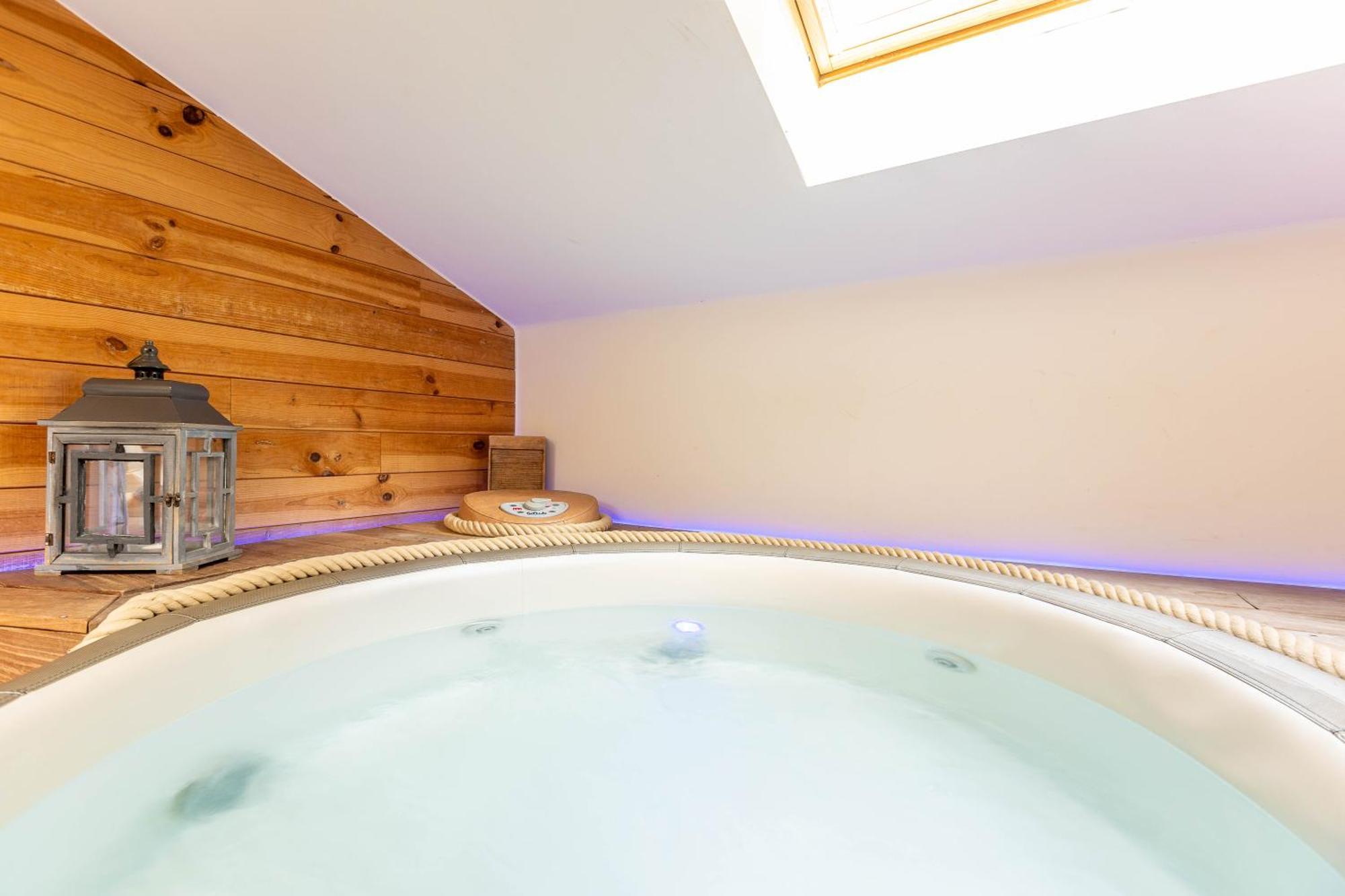 Le Lov'T - Suite Avec Jacuzzi Spontin Εξωτερικό φωτογραφία